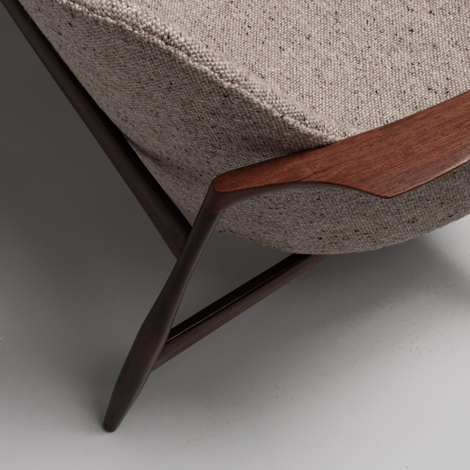 ‘D200’ Lounge Chair & ‘D200s’ Sofa