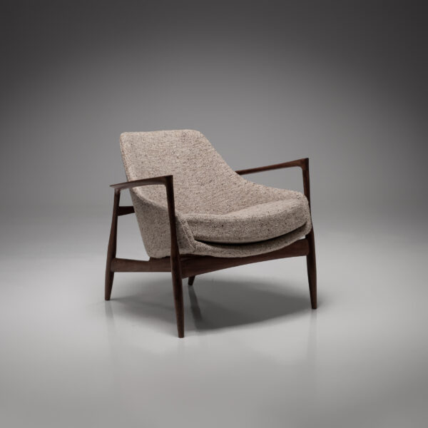 ‘D200’ Lounge Chair & ‘D200s’ Sofa