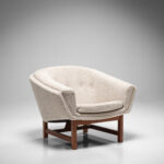 Model 1200 ‘Corona’ Armchairs, Set of 2
